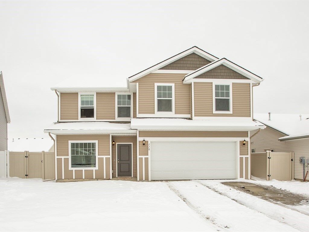 Property Photo:  110 S Grady Ct  WA 99016-8608 