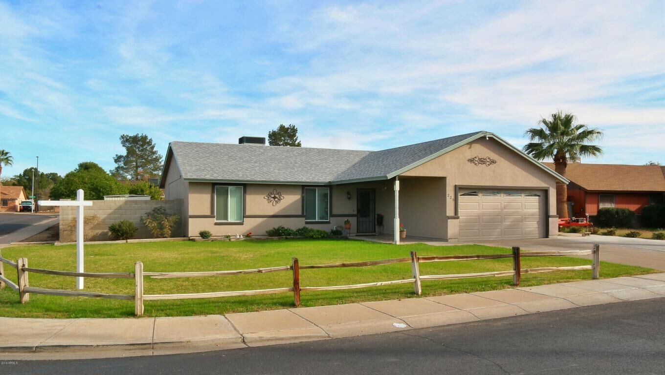 Property Photo:  225 W San Remo Street  AZ 85233 