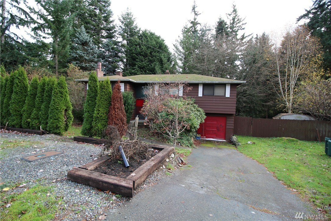 Property Photo:  6604 170th Place SW  WA 98026 