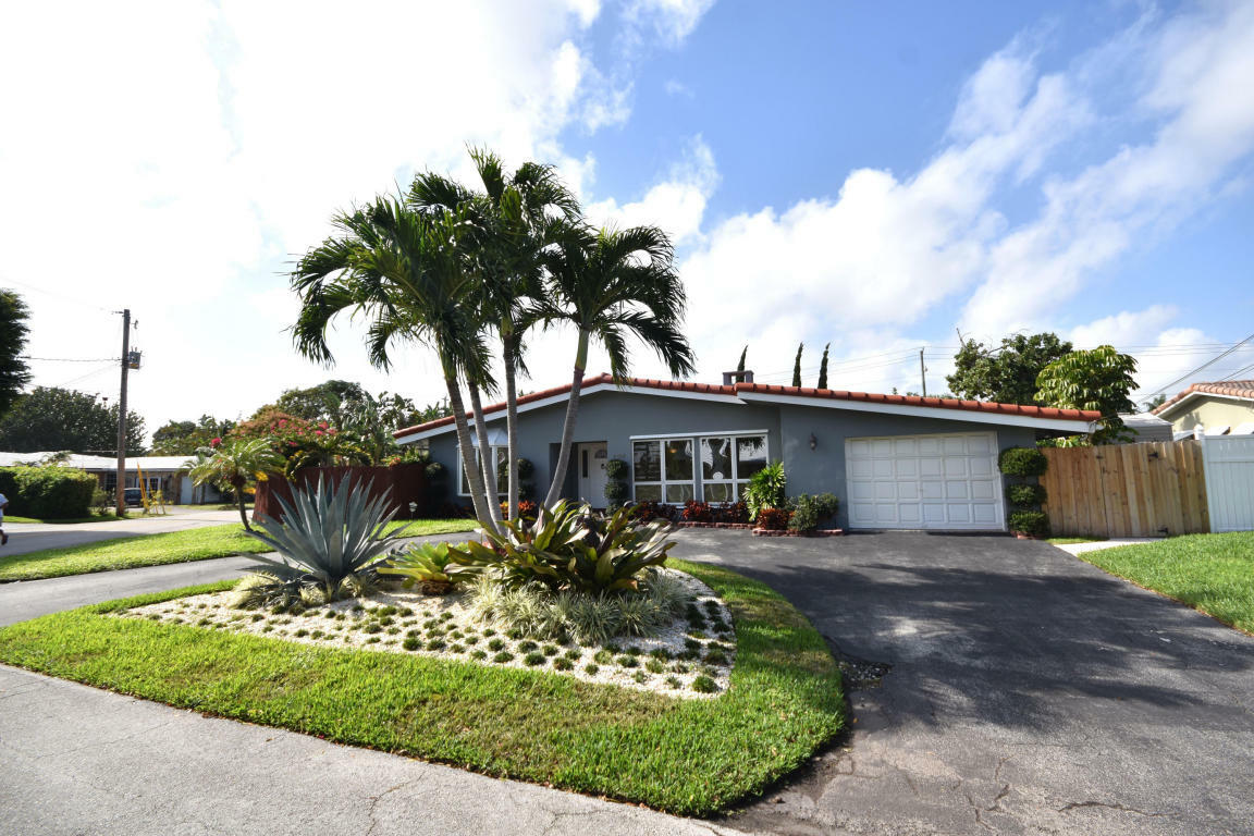 Property Photo: 1725 NE 22nd Terrace FL 33305