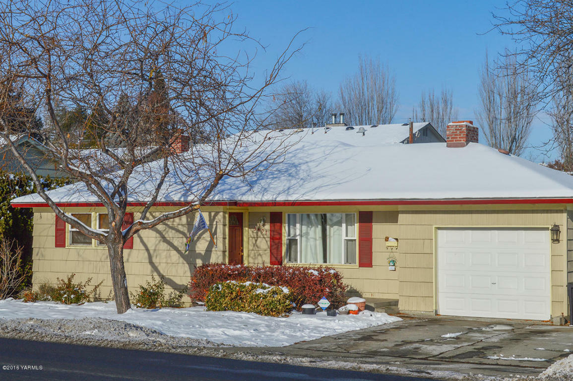 Property Photo: 3407 W Lincoln Ave WA 98902