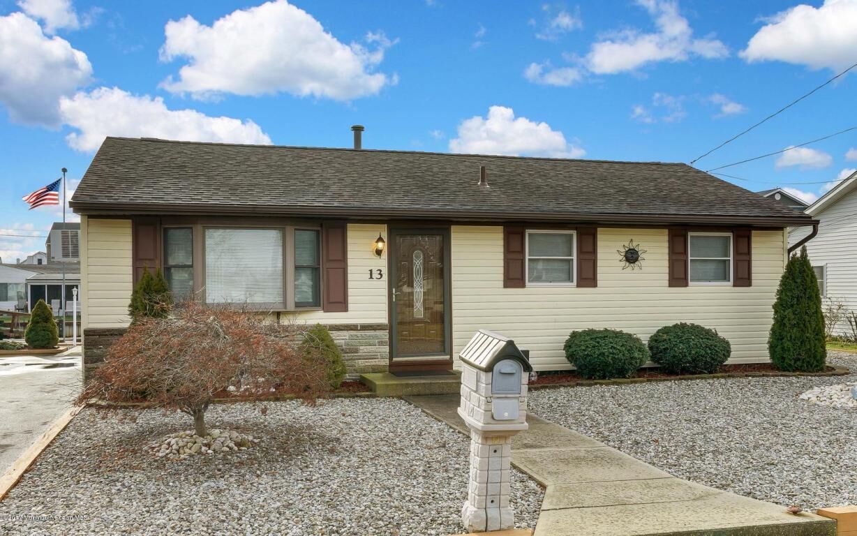 Property Photo: 13 W Anchor Drive NJ 08087