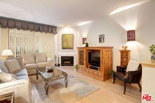 Property Photo: 1516 S Beverly Dr 206 CA 90035
