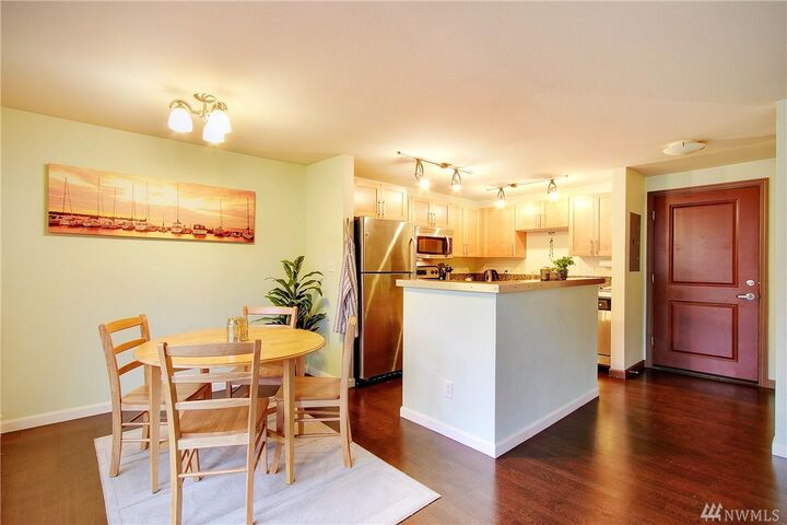Property Photo: 3661 Phinney Ave N 409 WA 98103
