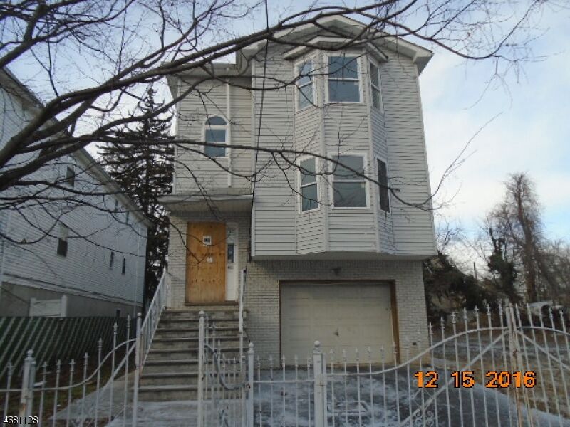 Property Photo: 489 S 18th St NJ 07103
