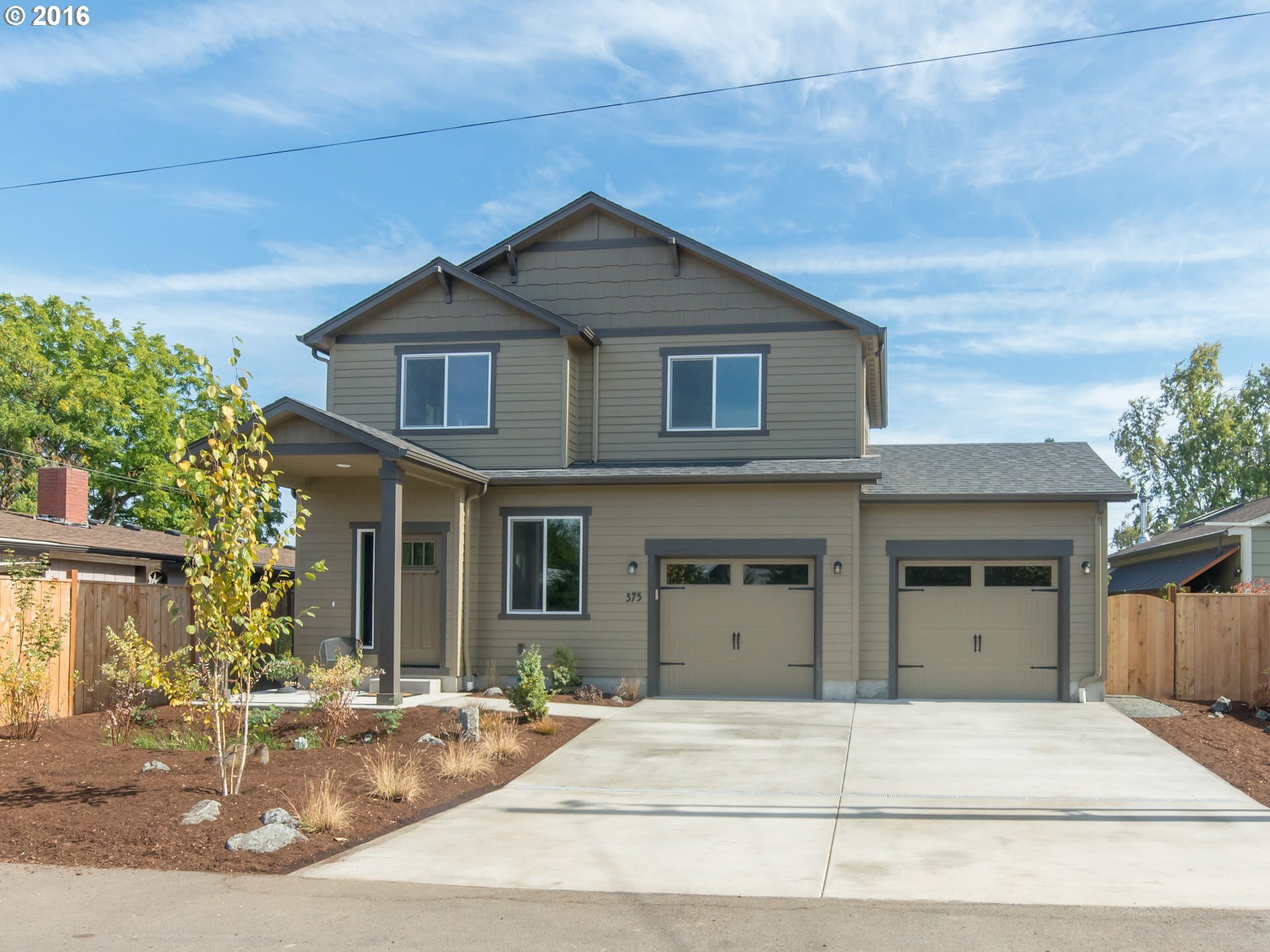 Property Photo: 375 Honeysuckle Ln OR 97401