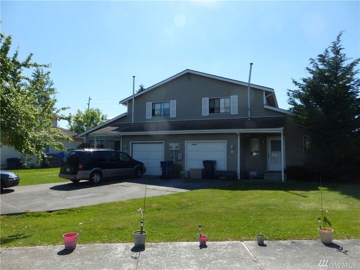 Property Photo:  803 S 22nd Place A&Ampb  WA 98273 