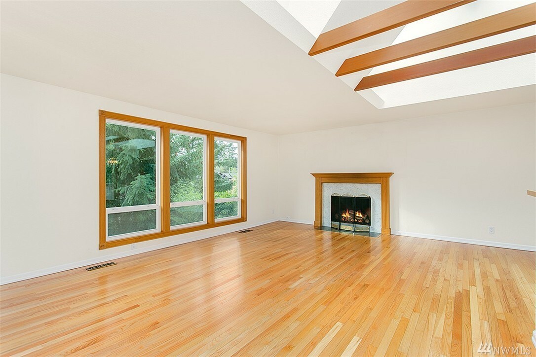 Property Photo: 10606 NE 59th St WA 98033