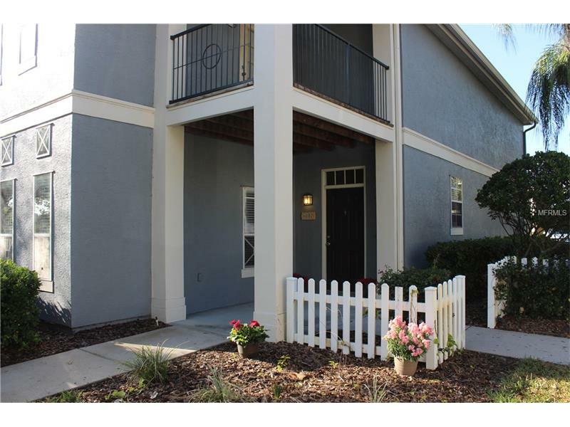 Property Photo: 4002 Majesty Palm Court FL 33624