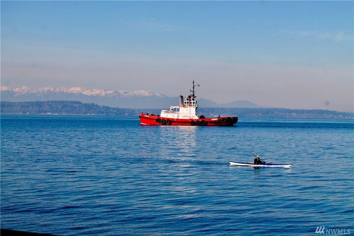 Property Photo: 3021 Alki Ave SW A WA 98116