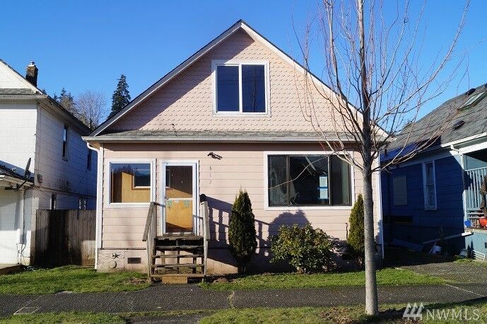 Property Photo:  617 Monroe St  WA 98550 