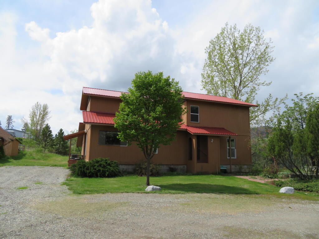 Property Photo:  3 Curlew Cemetery Rd  WA 99118 