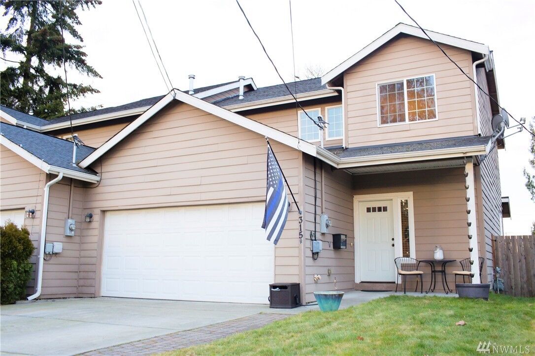 Property Photo:  315 9th St NW  WA 98371