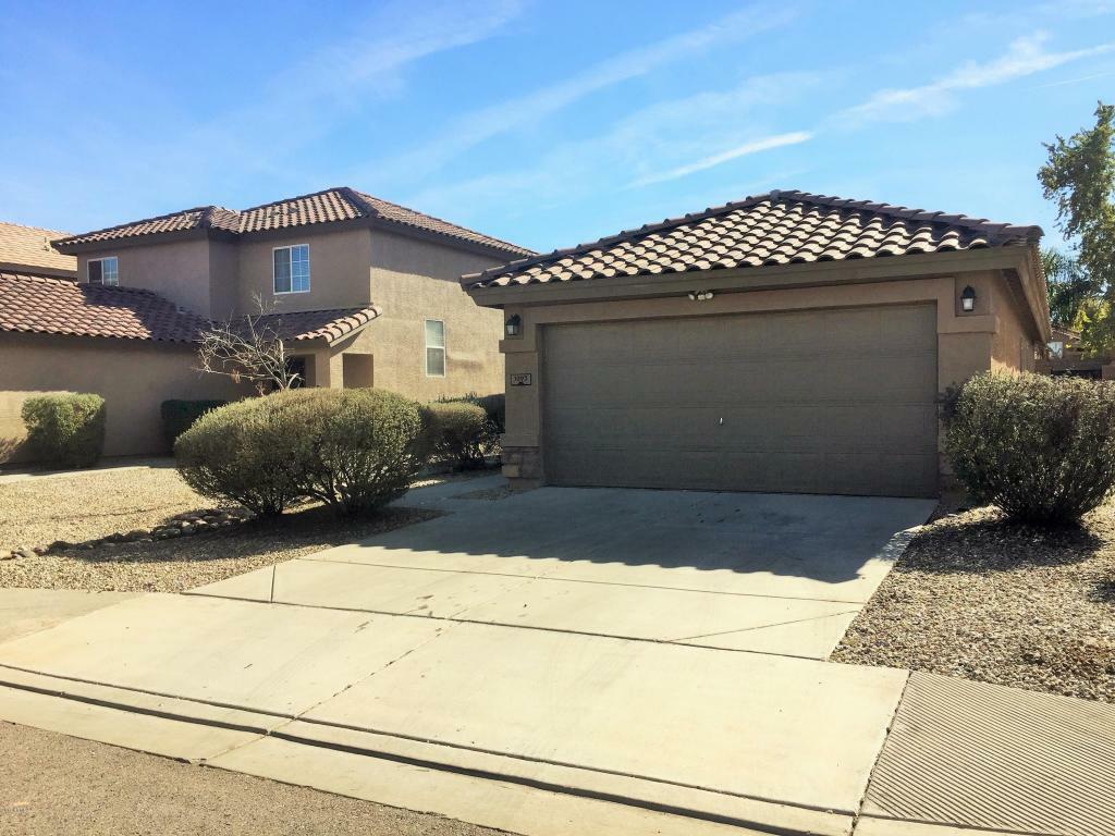 Property Photo:  1093 E Desert Holly Drive  AZ 85143 