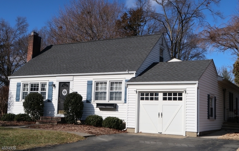 Property Photo:  24 Park Ave  NJ 07444 