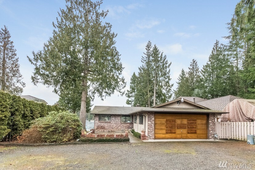 Property Photo: 31252 W Lake Morton Dr SE WA 98042