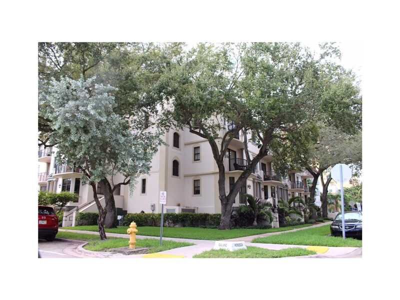 Property Photo:  1650 Galiano Ave 404  FL 33134 