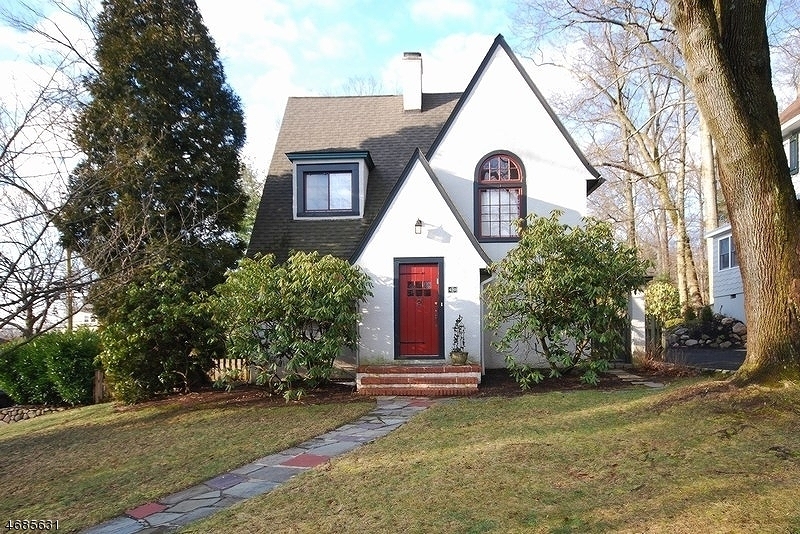 Property Photo:  40 Elm St  NJ 07041 