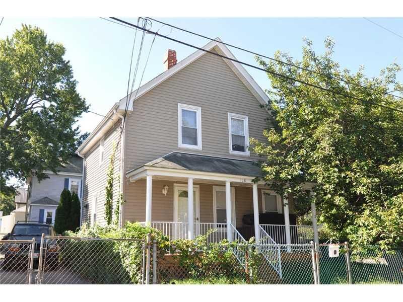 Property Photo:  108 Oak Avenue  RI 02915 