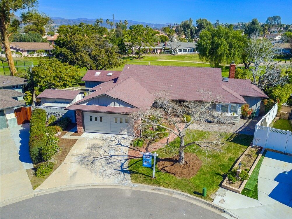 Property Photo: 951 San Pablo Way CA 92078