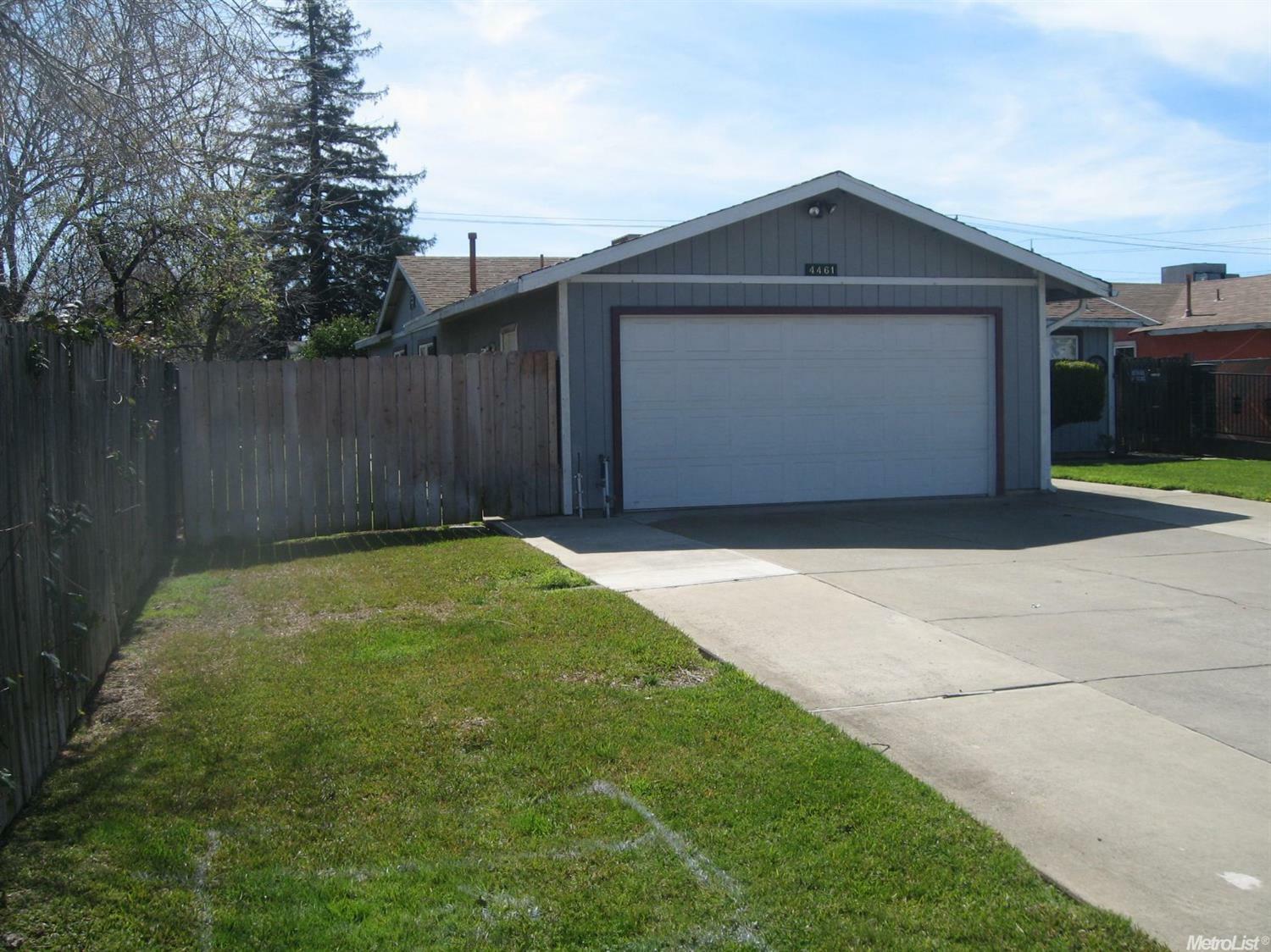 Property Photo:  4461 Jeffrey Avenue  CA 95820 