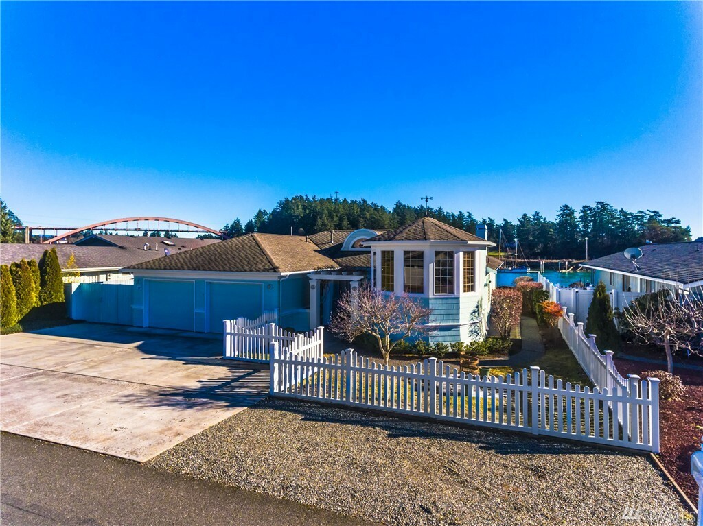 Property Photo:  108 Lummi Dr  WA 98257 