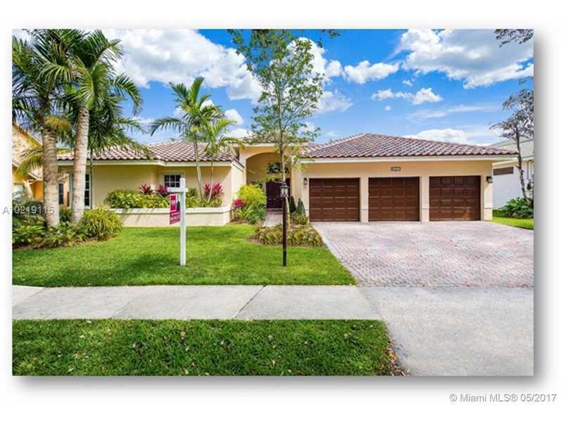 Property Photo: 3521 Washington Ln FL 33026