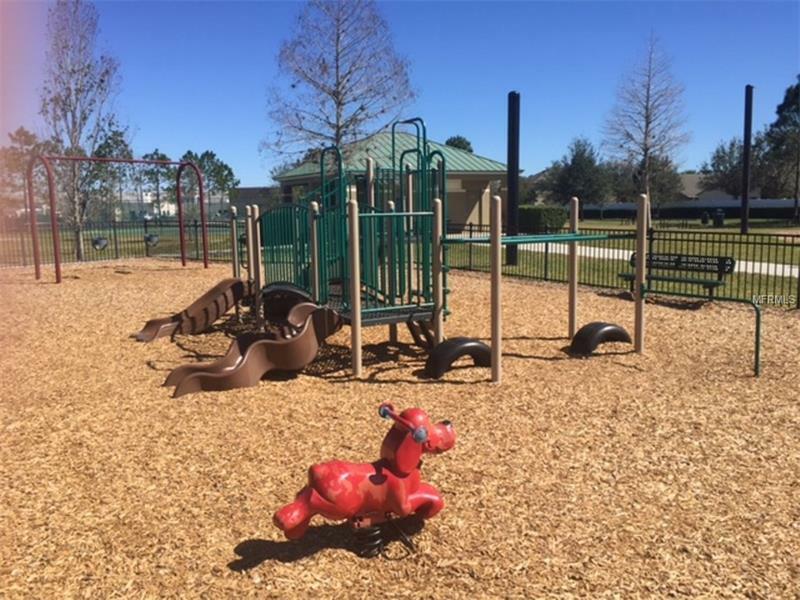 Property Photo: 16106 Birchwood Way FL 32828