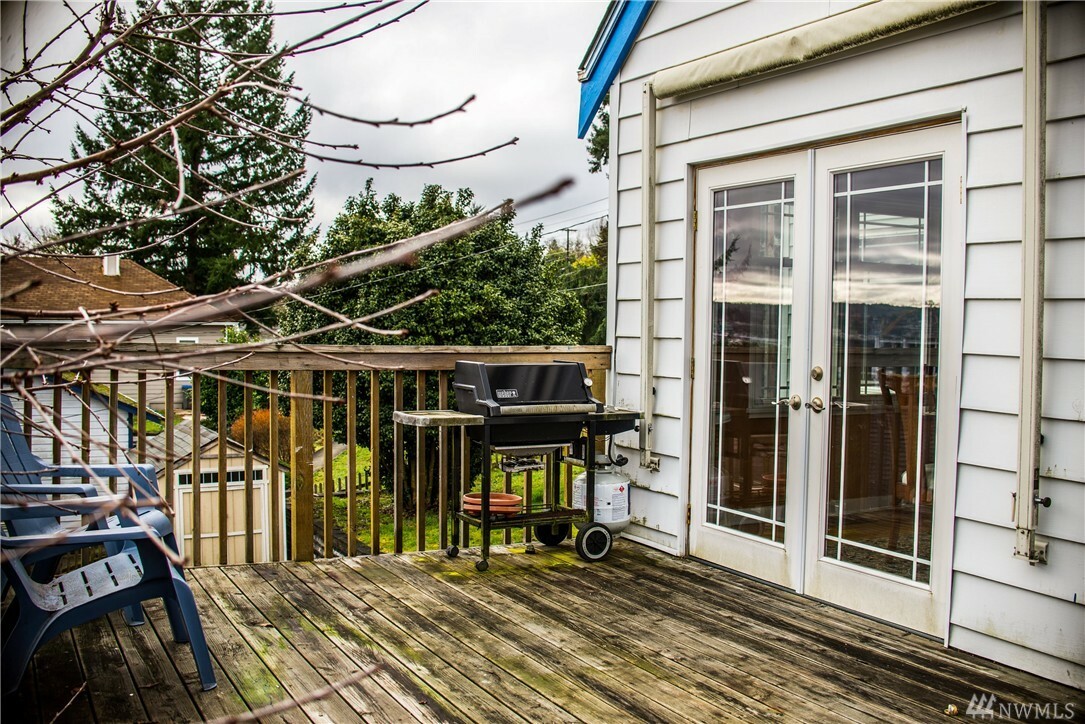 Property Photo:  224 S Lafayette Ave  WA 98312 