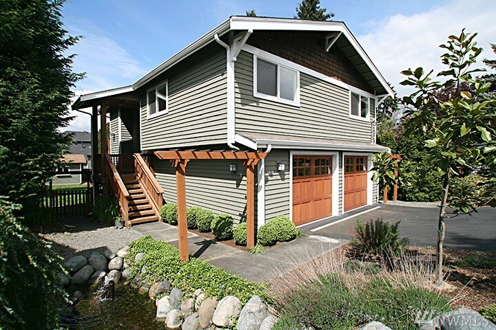 Property Photo:  1819 3rd St  WA 98033 