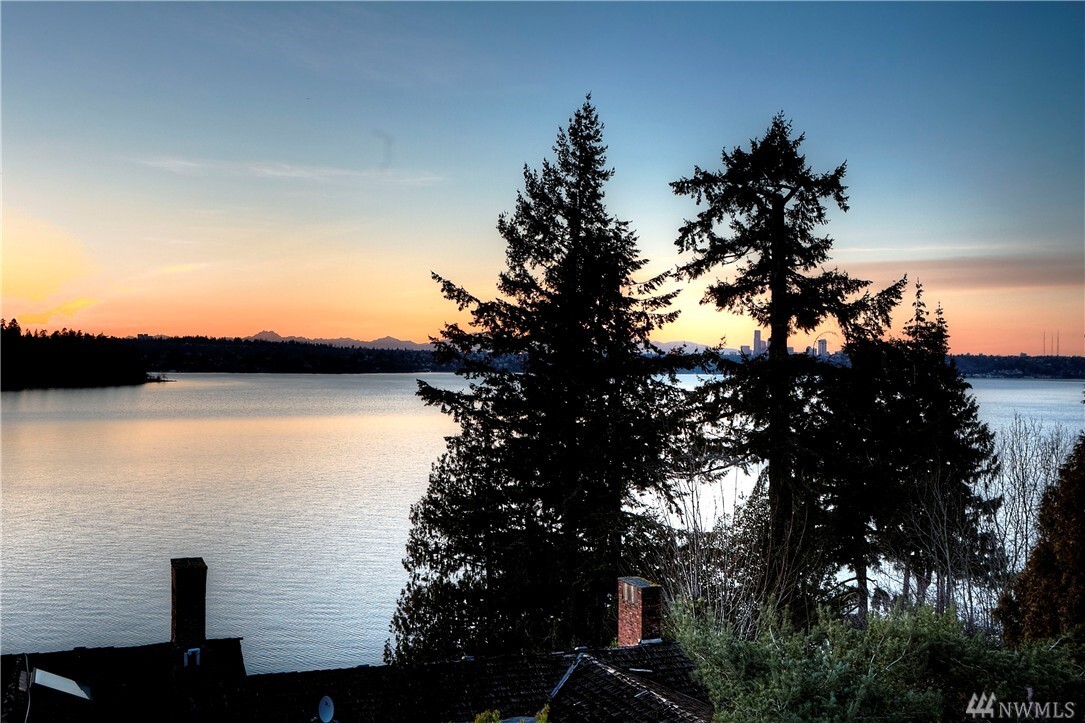 Property Photo: 4721 Forest Ave SE WA 98040