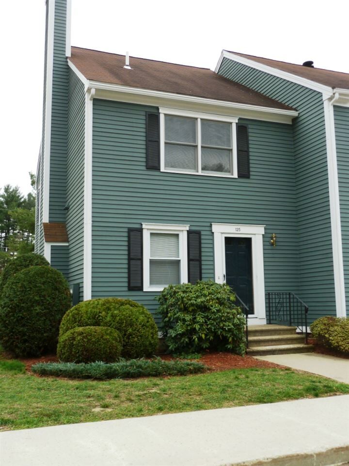 Property Photo: 125 Cadogan Way NH 03062