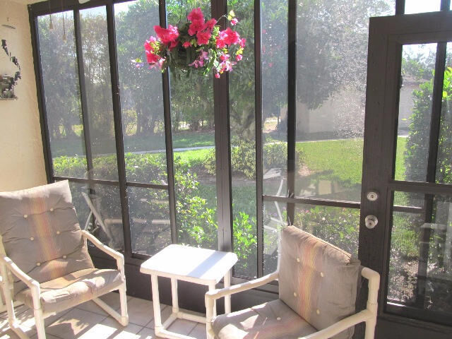 Property Photo: 317 Knotty Pine Circle B-1 FL 33463