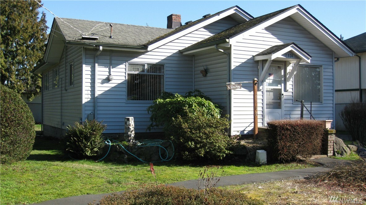 Property Photo:  11804 14th Ave SW  WA 98146 