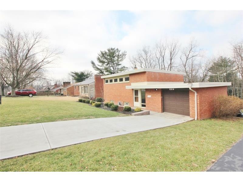 Property Photo:  1314 Arrowood Drive  PA 15243 