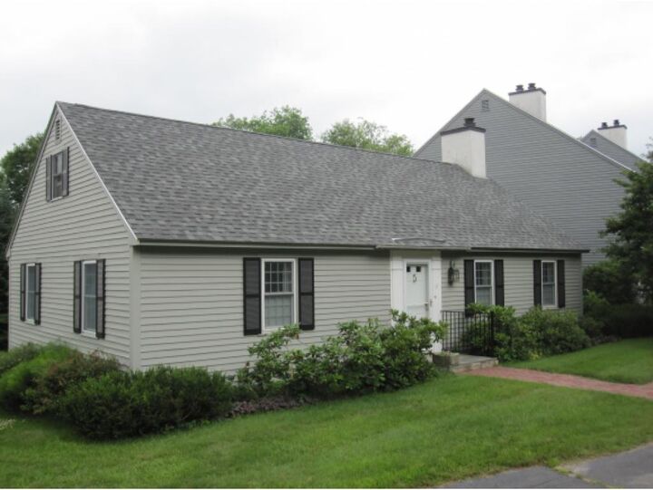 Property Photo:  11 Governor Square 11  NH 03458 
