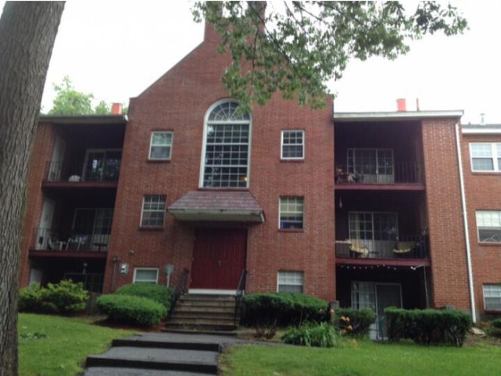 Property Photo:  6 -8 Louisburg Square 8  NH 03060 