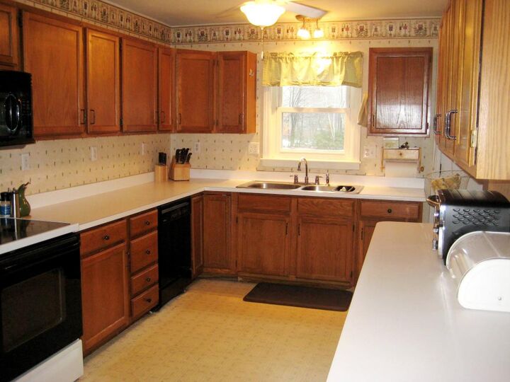 Property Photo:  108 Meadowcrest Drive  NH 03110 