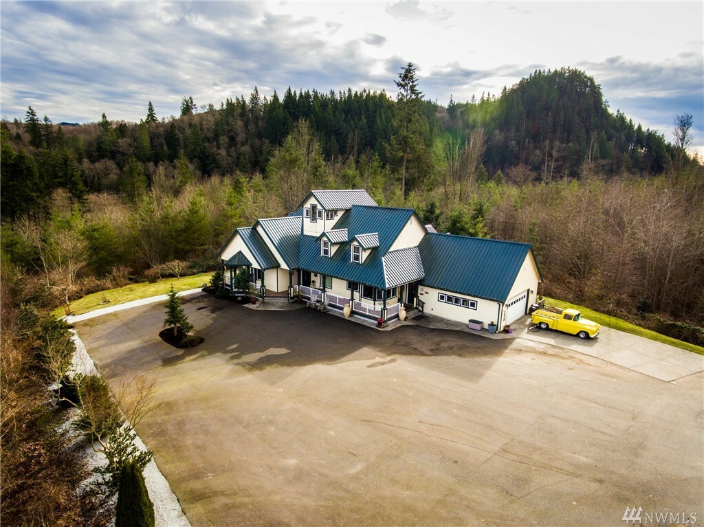 Property Photo: 21224 Little Mountain Rd WA 98274