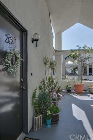 Property Photo:  1739 E Broadway 20  CA 90802 