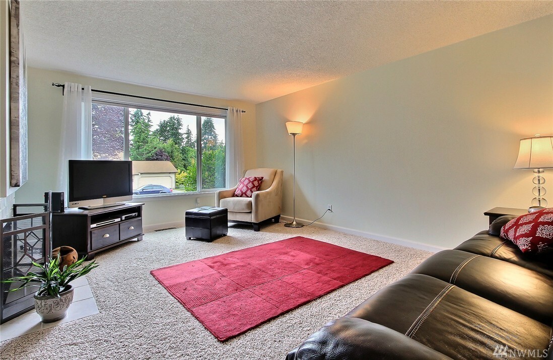 Property Photo: 16156 139th Place SE WA 98058