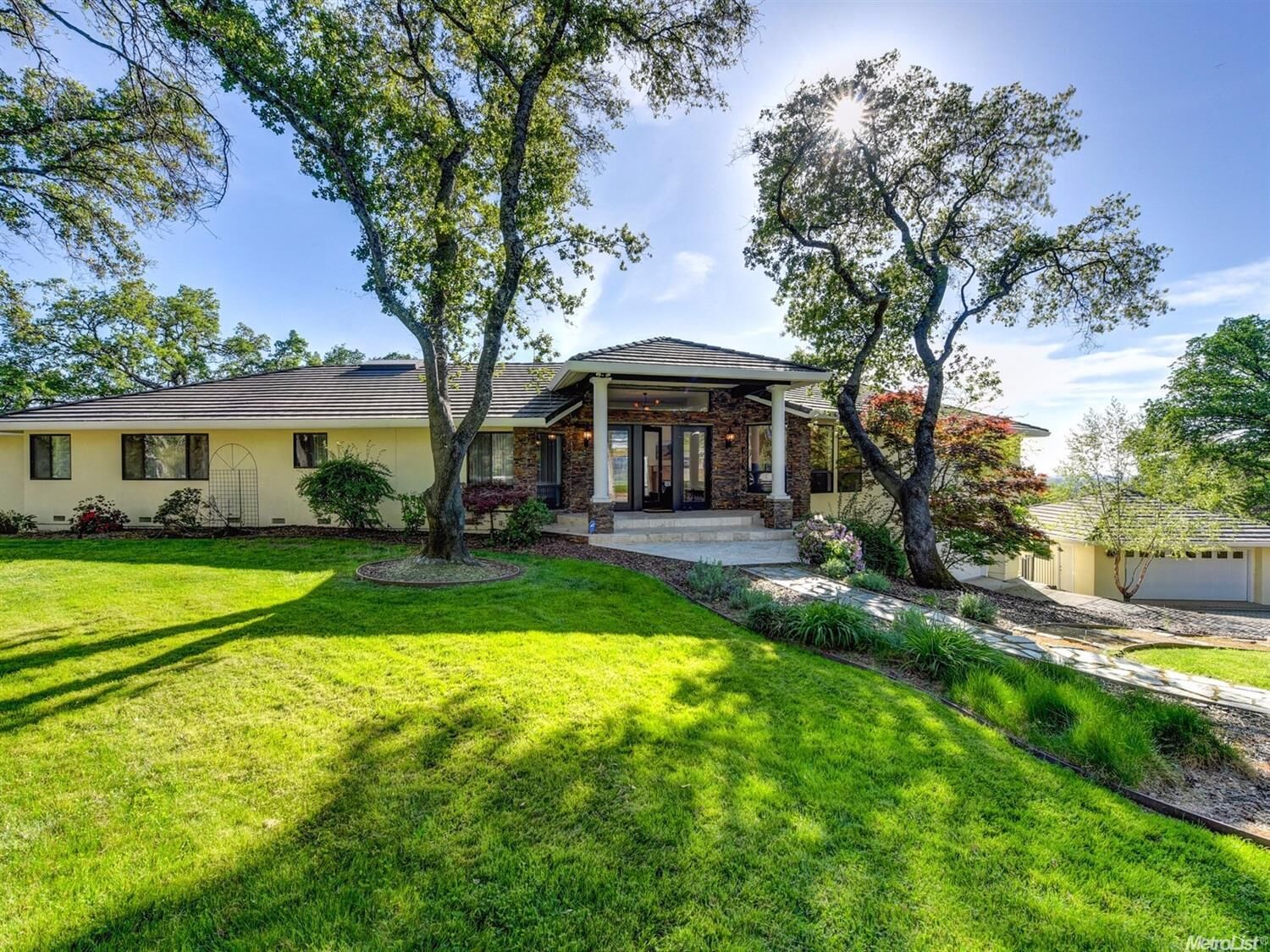 Property Photo: 621 Janet Court CA 95658