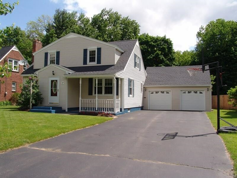 Property Photo:  7 Mayflower Drive  NY 12306 