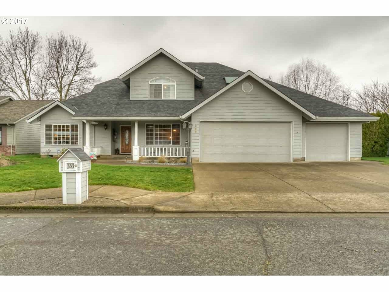 Property Photo: 353 McLaughlin Dr OR 97071