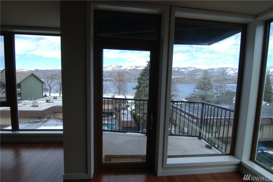 Property Photo: 2220 W Woodin Ave 312 WA 98816