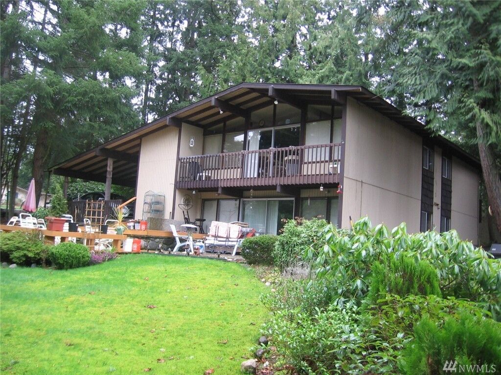 Property Photo:  1305 Kings Place NW  WA 98110 