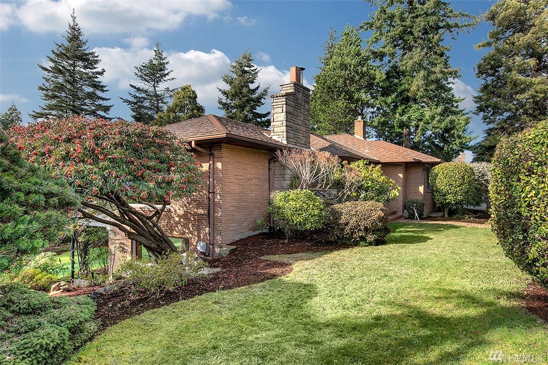 Property Photo:  434 SW 186th St  WA 98166 