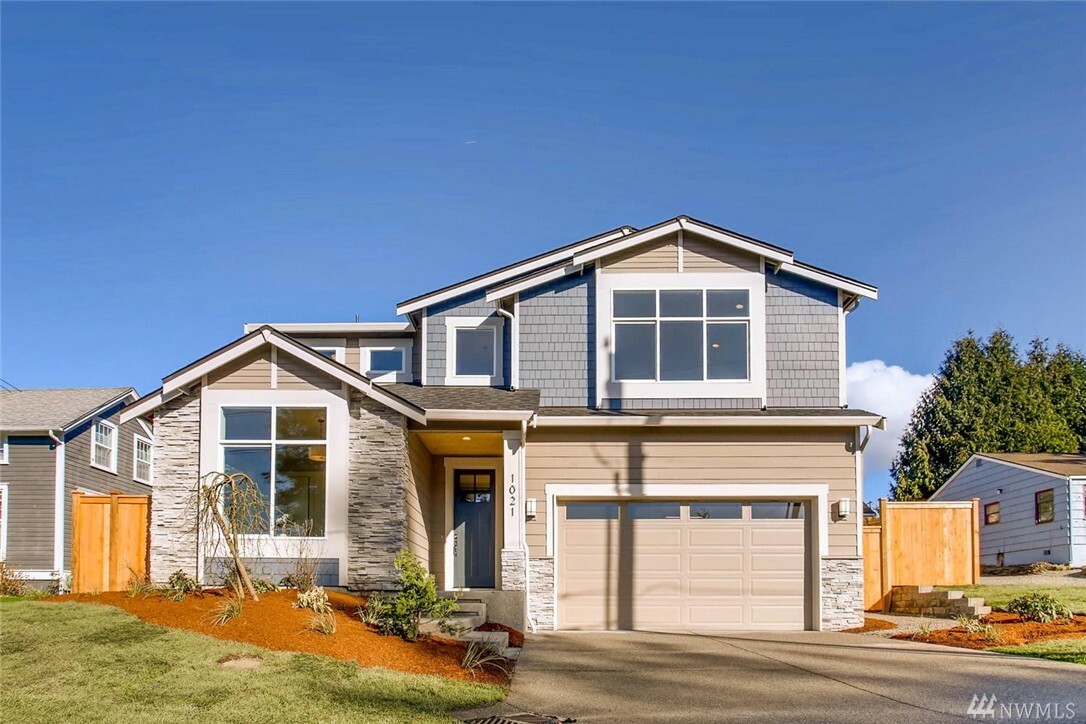 Property Photo: 1021 2nd Ave S WA 98020