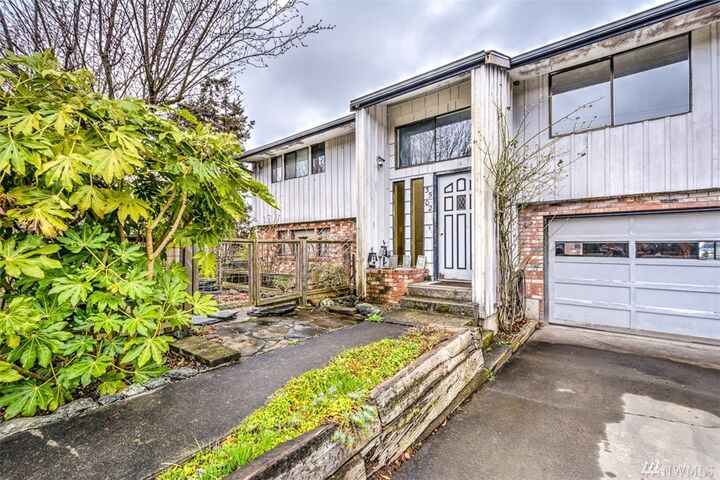 Property Photo: 3502 W 4th St WA 98221