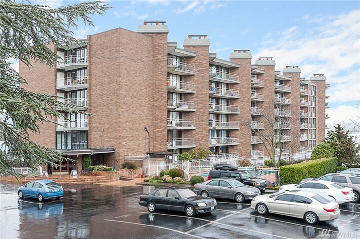 Property Photo:  9500 Rainier Ave S 310  WA 98118 